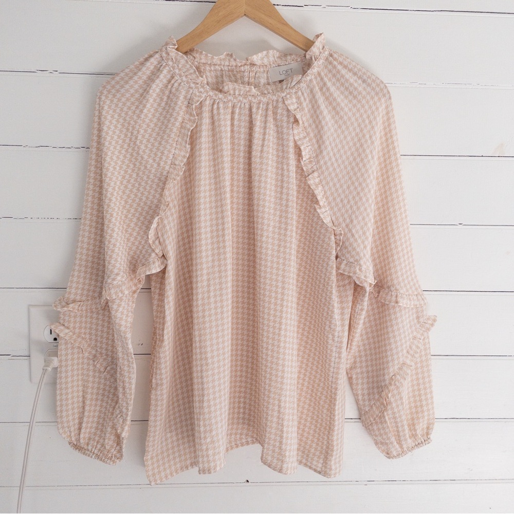 NWT Loft Outlet Beige Neutral Houndstooth Ruffle Sleeve Top
